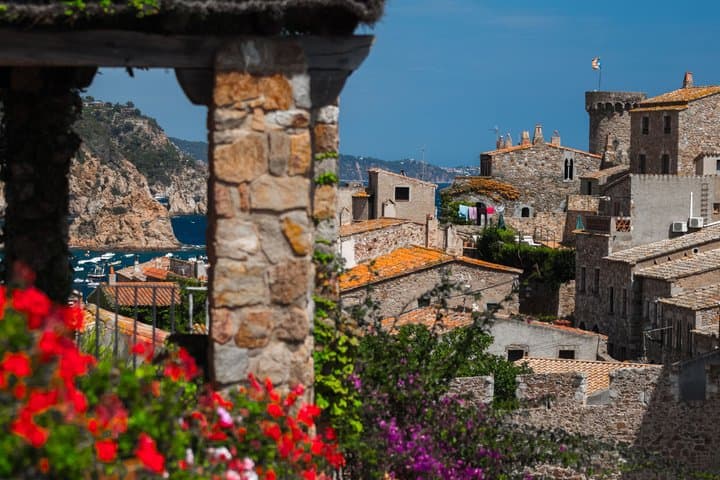 Costa Brava and Tossa de Mar from Barcelona with Walking Tour