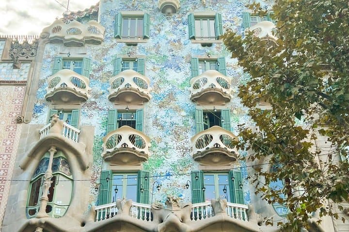 Casa Batlló and La Pedrera Private Tour with an Official Guide