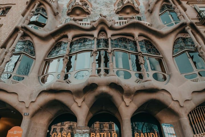 Casa Batlló and La Pedrera Private Tour with an Official Guide