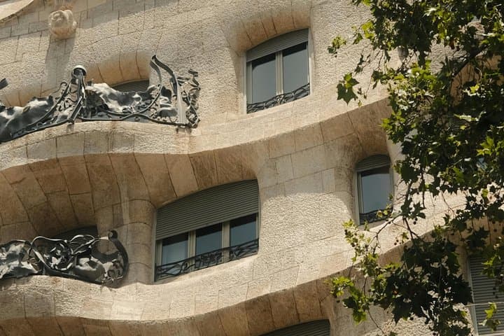Casa Batlló and La Pedrera Private Tour with an Official Guide