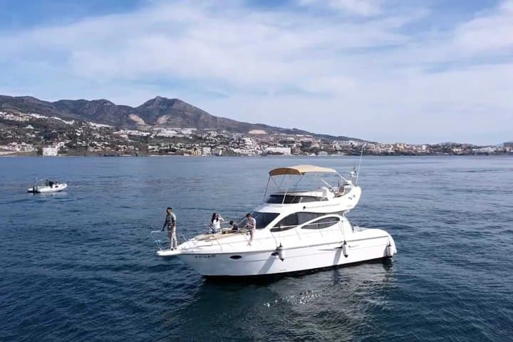 2 hours Private Yacht trip drinks and dolphin from Fuengirola