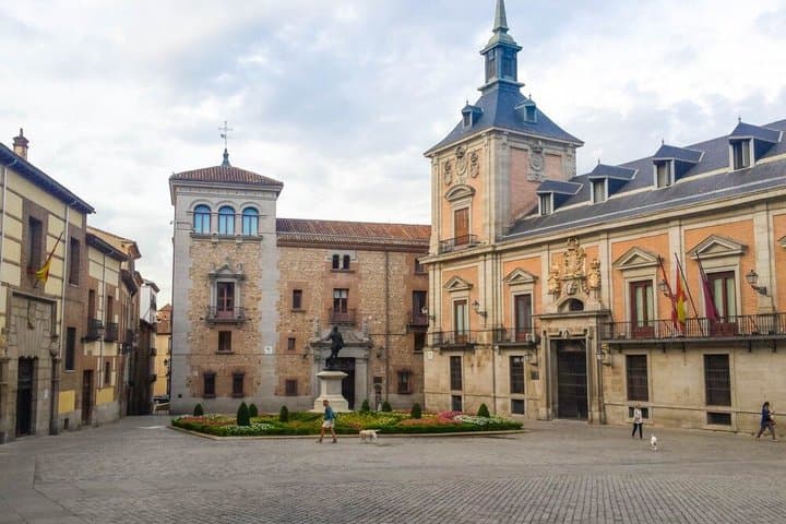 Cultural Walking Tour of Madrid: Discover Iconic Landmarks