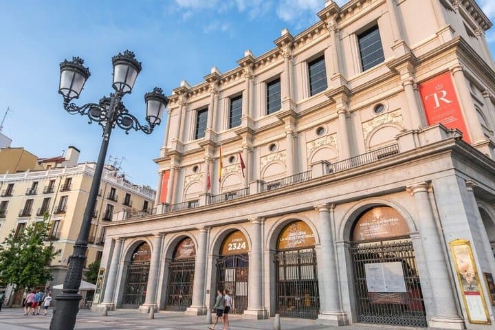 Cultural Walking Tour of Madrid: Discover Iconic Landmarks
