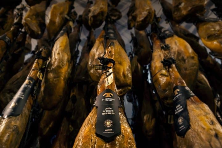 Visit to the Ham Factory in Salamanca. Tasting and Masterclass