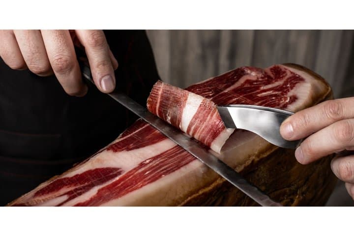Visit to the Ham Factory in Salamanca. Tasting and Masterclass