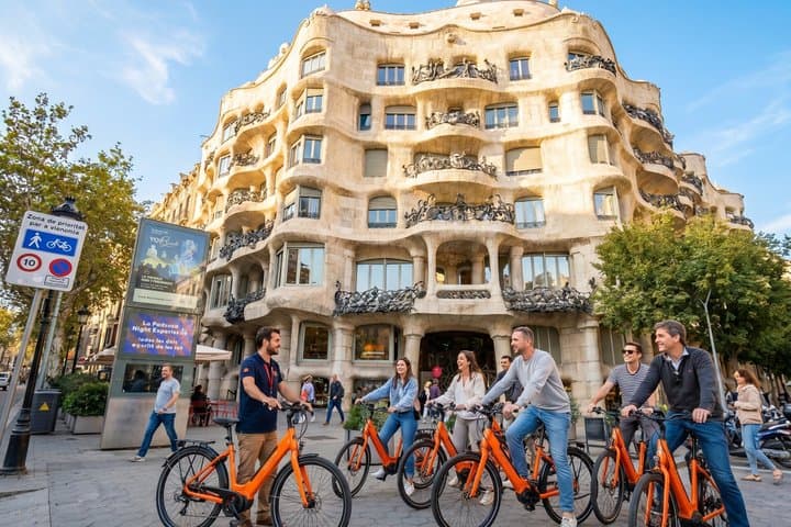 Barcelona Bike or E-Bike Express Tour: Top 10 in 90 Min