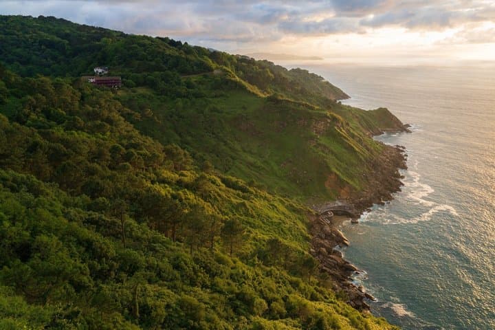 San Sebastián Sunset and Old Town Private Tour
