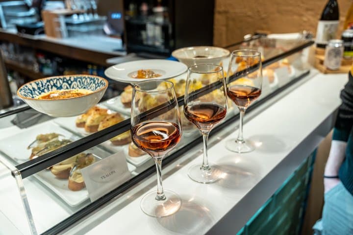 Cadiz Food Tour: Tapas, Drinks and Delights with a Local