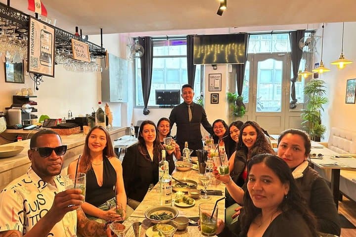 Barcelona Cocktail Class and Night Experience