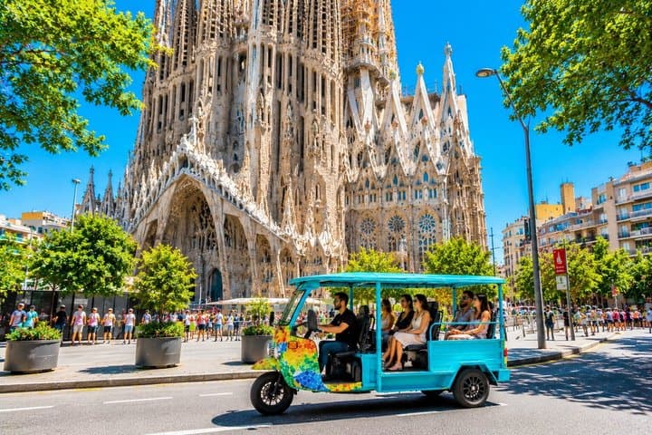 Route through Barcelona in Tuk Tuk 1 - 4H