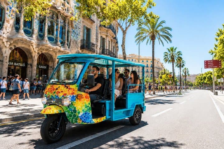 Route of Barcelona by Electric Tuk Tuk 2H