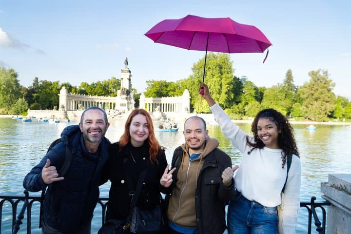 Madrid: Retiro park Secrets, Legends & Palaces Small Group Tour