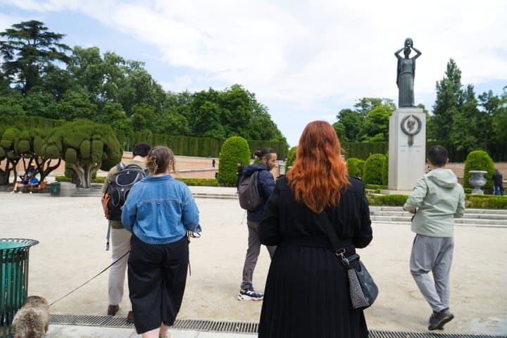 Madrid: Retiro park Secrets, Legends & Palaces Small Group Tour