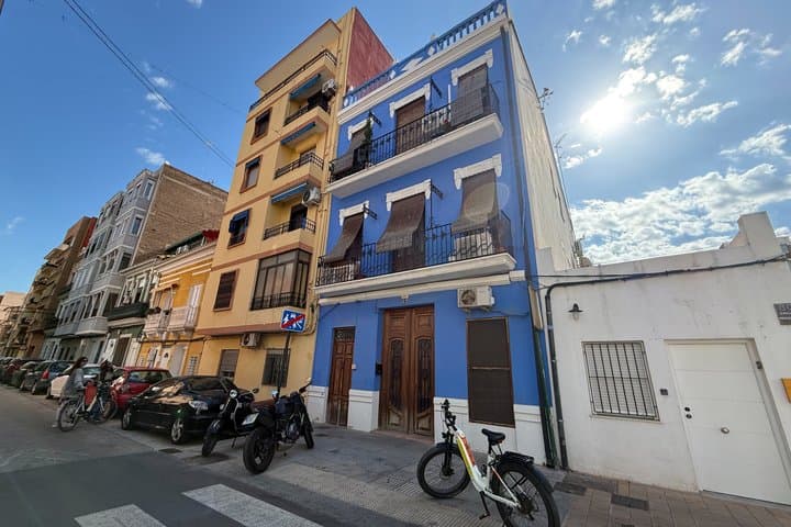 El Cabanyal and Little Venice with Horchata in Valencia