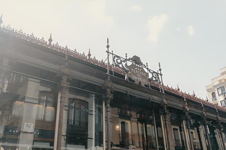 Madrid Royal Walking Tour: Palaces & Historic Plazas