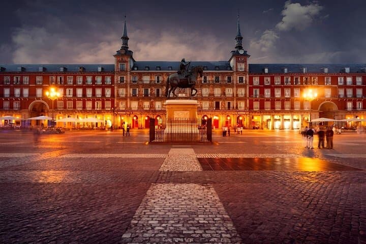 Dark Stories of Madrid – Historic Private Walking Tour