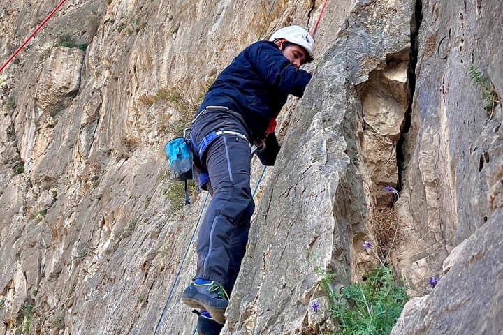 Rock climbing trip on top rope Black Plates