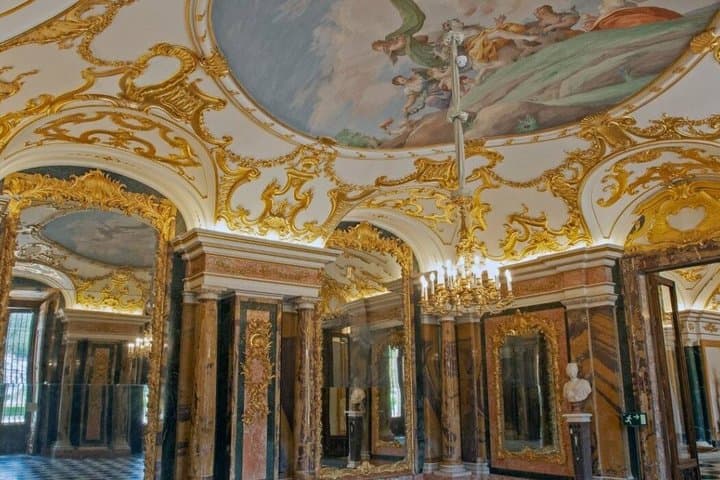 From Madrid: Royal Palace of La Granja & fountain show