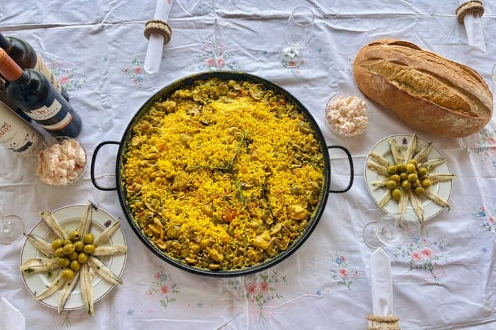 Exclusive Tasting of Olive Oil and Paella in Family Estate