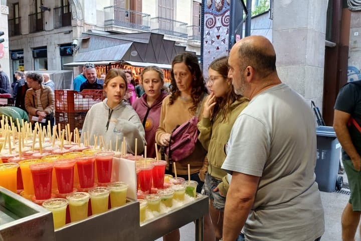 Gourmet Food & Drinks Private Tour - Gothic Quarter & Markets