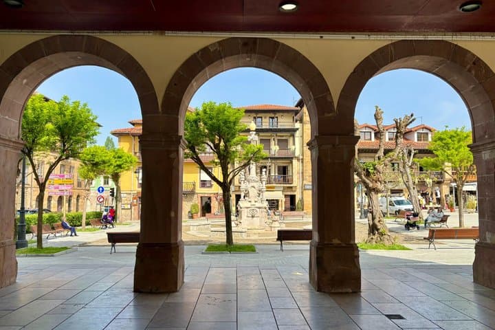 Comillas Self-Guided Scavenger Hunt and Walking Tour