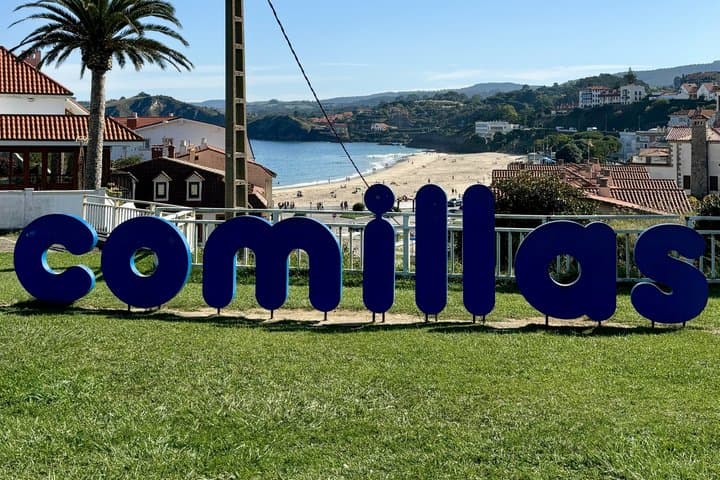 Comillas Self-Guided Scavenger Hunt and Walking Tour