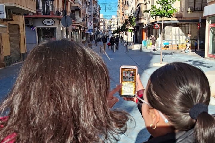 Santa Pola Self Guided Scavenger Hunt and Walking tour