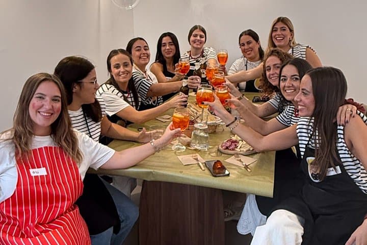 Carbonara Cooking Class in Valencia with an Italian Chef