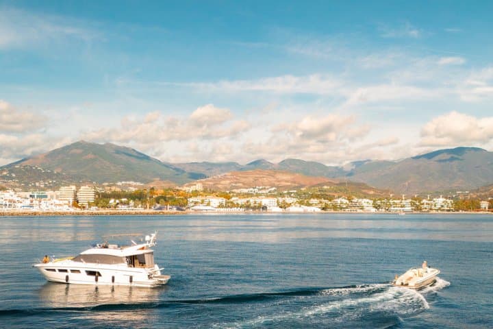 50ft Luxury Yacht Charter in Puerto Banús