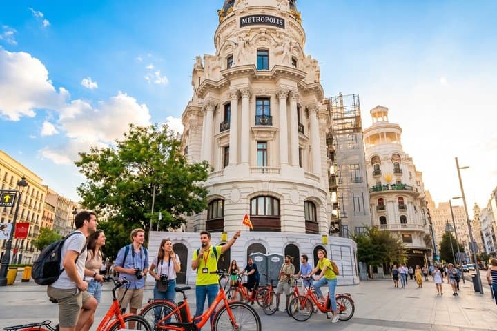 Madrid Guided Bike Tour in Plaza Mayor, Retiro Park and More