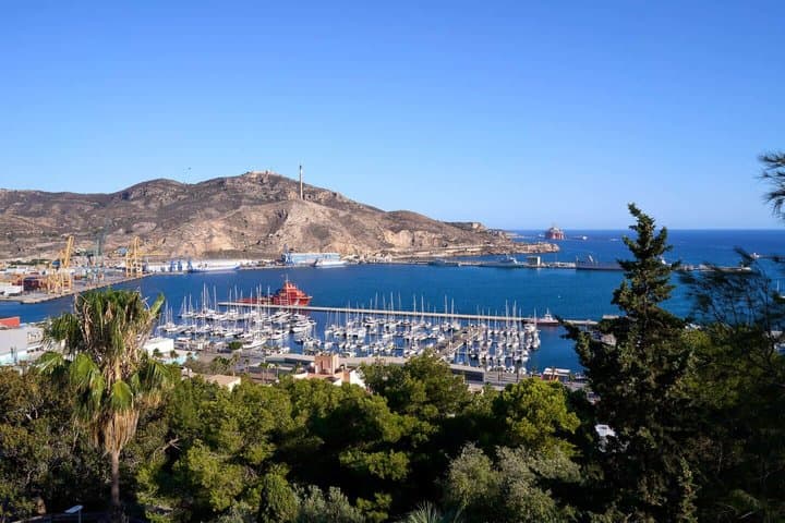 Hello Cartagena: Private 2-Hour Intro City Walk with Local Guide