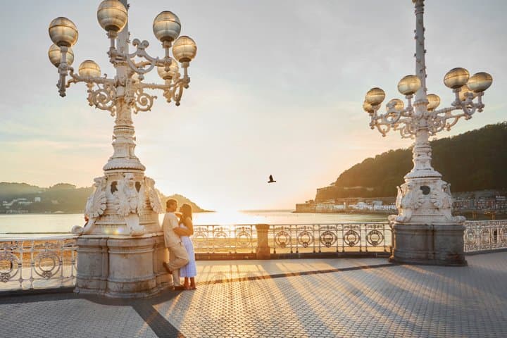 Private Photo Session with a Professional in San Sebastián