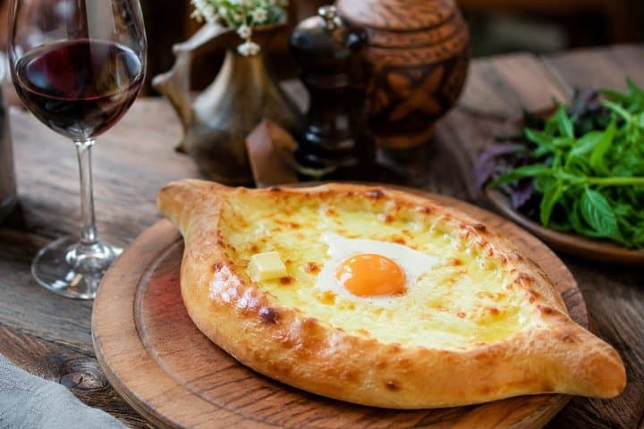 Adjarian Khachapuri Class in Valencia with a Georgian Host