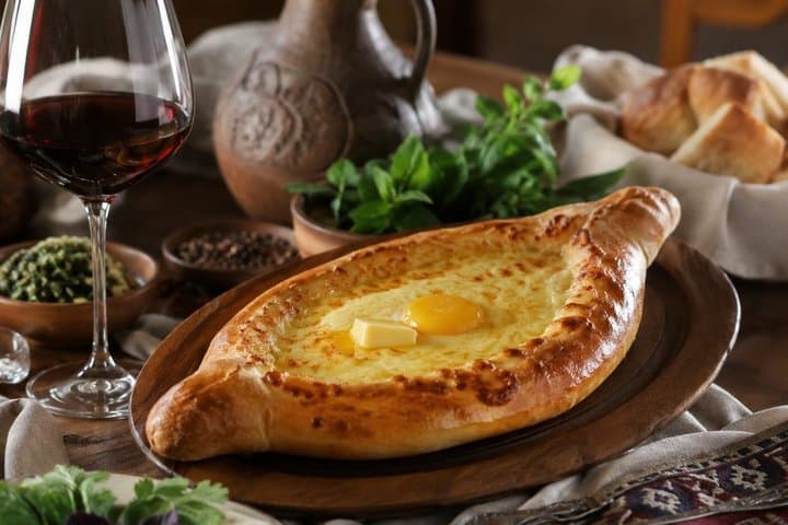 Adjarian Khachapuri Class in Valencia with a Georgian Host