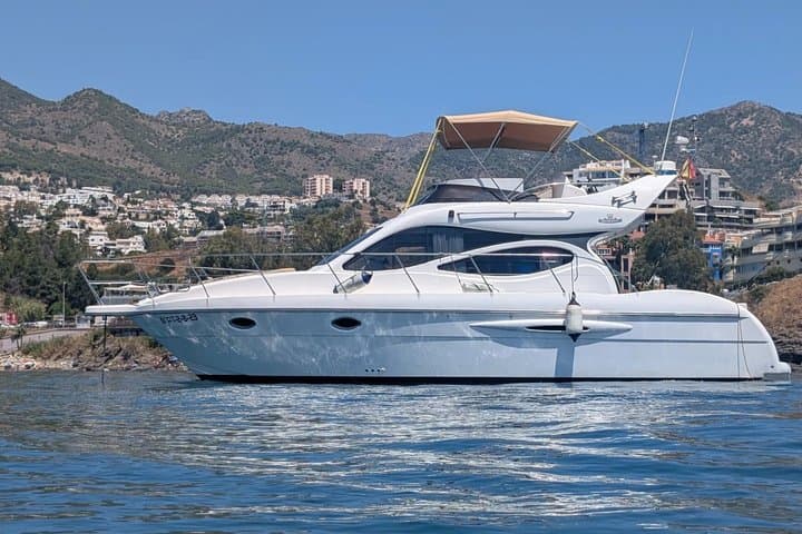 4H Private Yacht Charter from Fuengirola with Snacks & Drinks