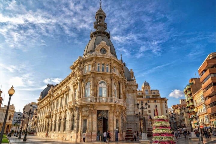 Hello Cartagena: Private 2-Hour Intro City Walk with Local Guide
