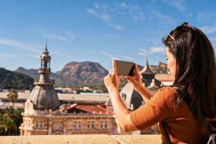 Hello Cartagena: Private 2-Hour Intro City Walk with Local Guide