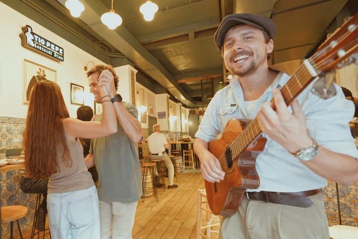 10 Tastings Madrid Tapas and Wine Tour with Live Guitar