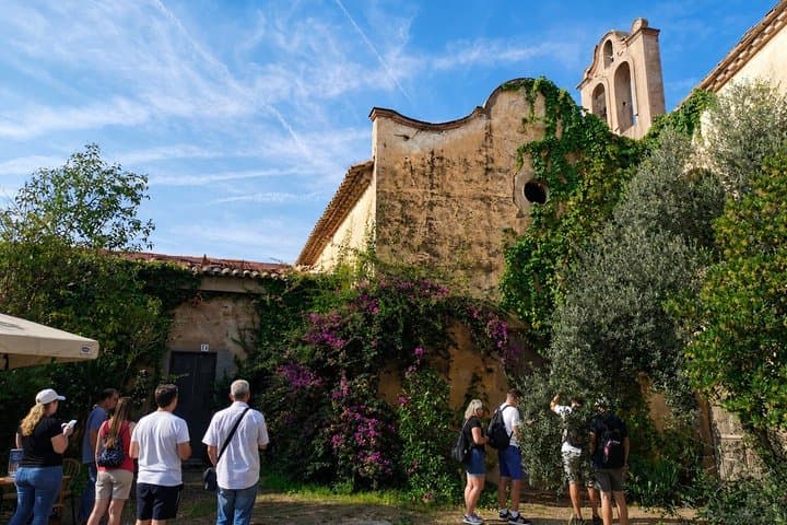 Montserrat and Gaudi´s Crypt Private Tour with Hotel Pick-up