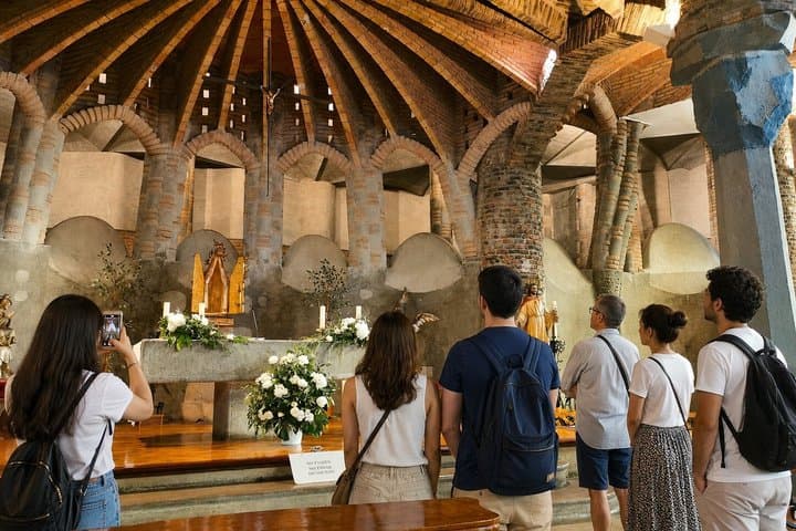 Montserrat and Gaudi´s Crypt Private Tour with Hotel Pick-up