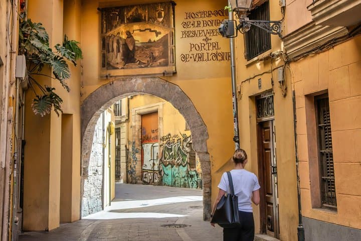 Myths and Truths Self Guided Walking Tour of Valencia