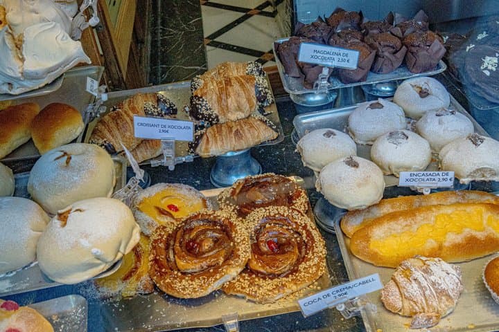 (French) Barcelona Pastry Tour: Over 100 Years of History