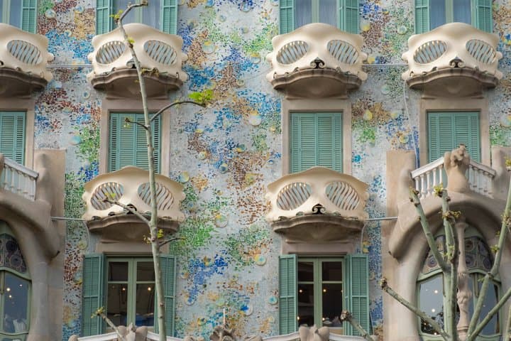 Barcelona: Gaudí, Landmarks & Hidden Gems Bike Tour