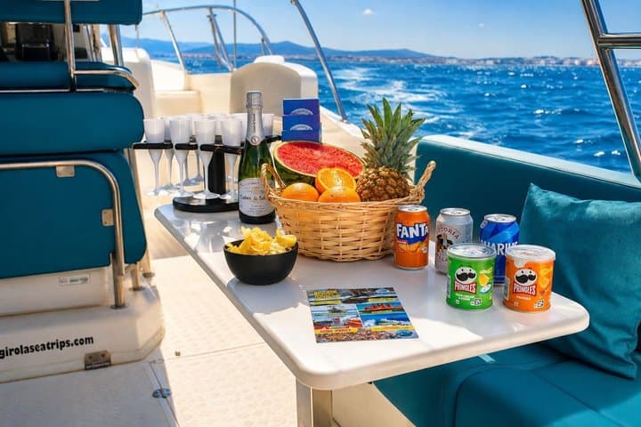 Walk and dolphin watching in Fuengirola + 1 drink