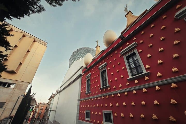 Dali Triangle Tour with Figueres Museum with Hotel Pickup