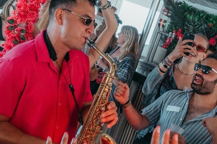 Barcelona Boat Party Cruise with Drinks & Live DJ