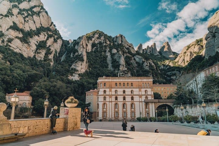 Wine and Cava Tour in Penedes from Barcelona with Hotel Pickup