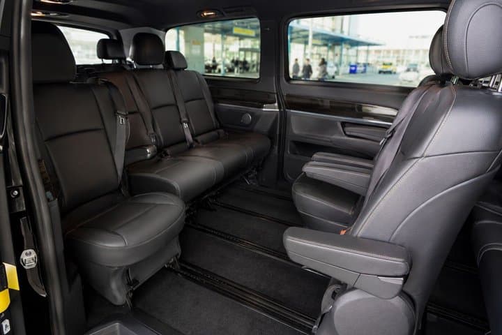 Private Taxi Transfer from Barcelona Hotels to Airport