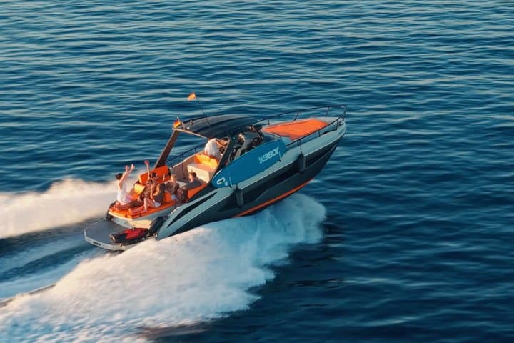 Private luxury boat charter in Palma de Mallorca