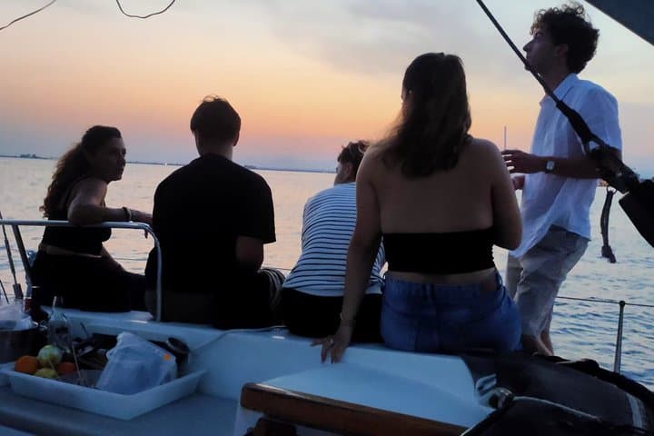 Sunset & Gin : Boat Tour and Gin - Tonics Tasting in Alicante